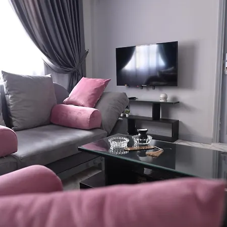 Belle Helen - Bright Independent Apartment